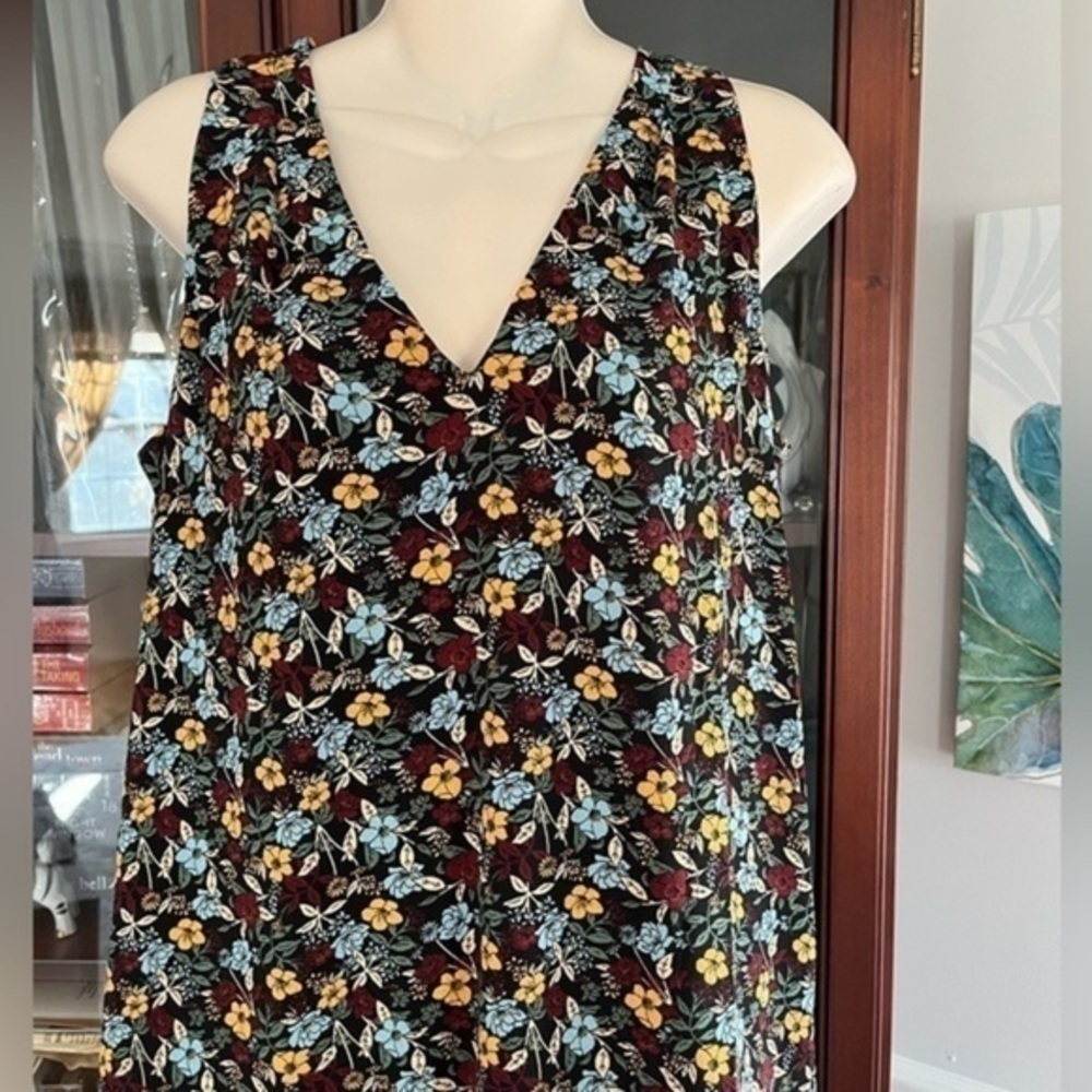 NWT BCBG Paris Sleeveless Floral Dress Size XS - Picture 4 of 13